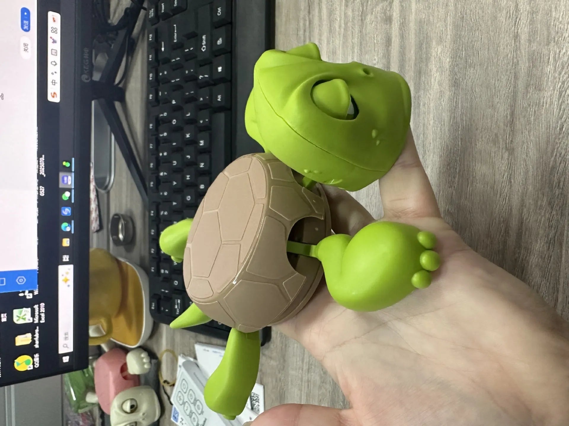 ABS plastic turtle-shaped coaster in green, yellow, or wheat starch colour options.