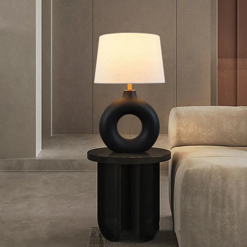 Japanese style white ceramic Feng pottery pot desk lamp with button switch on table