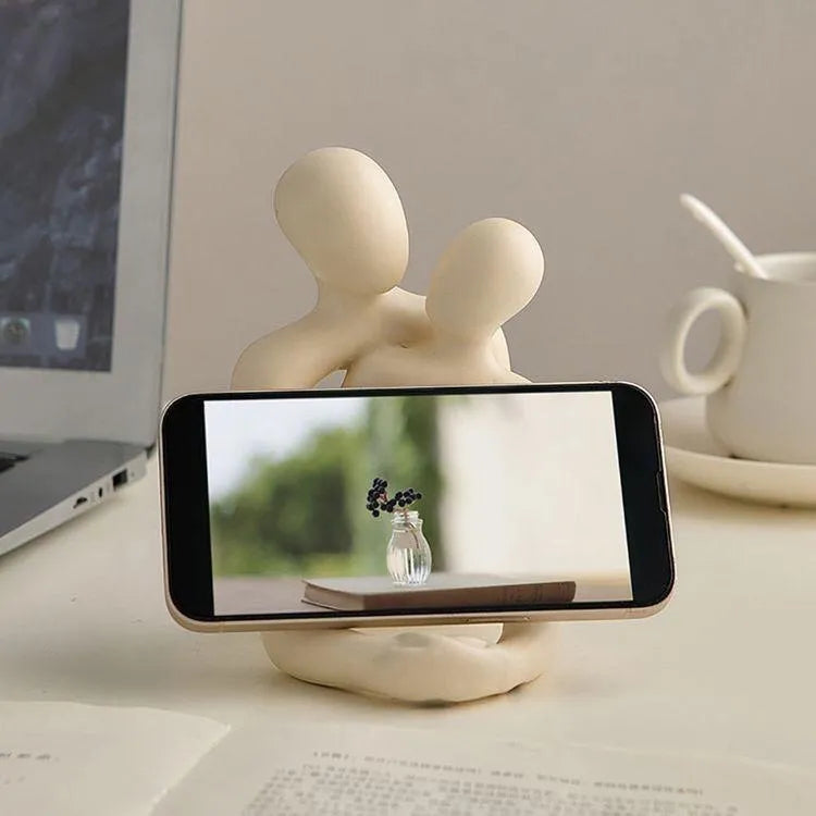 Modern simple style loving couple resin statue in milky white or gold colour for home decor
