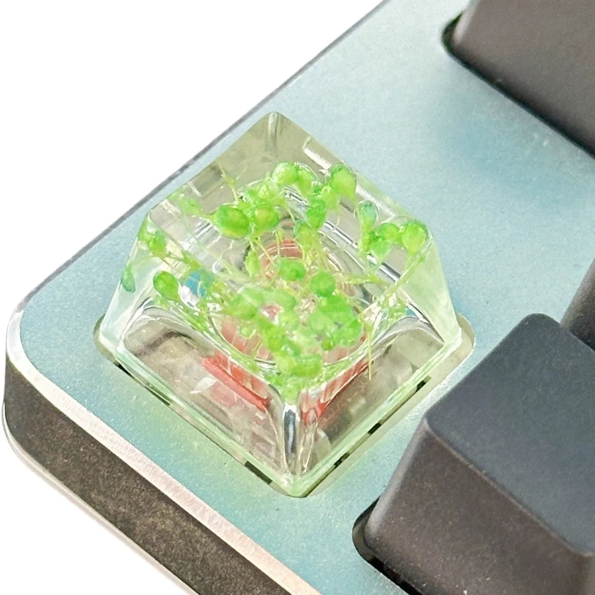High transparency starry sky resin keycap for mechanical keyboards in green colour