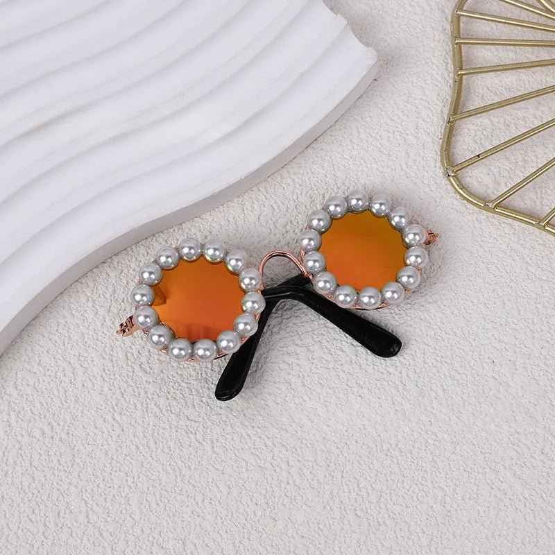 Pearl-decorated round sunglasses for cats and dogs in multiple colours and two sizes