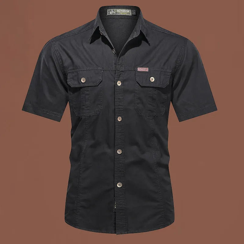 Men's short sleeve cotton work shirt in loose fit with non-ironing treatment