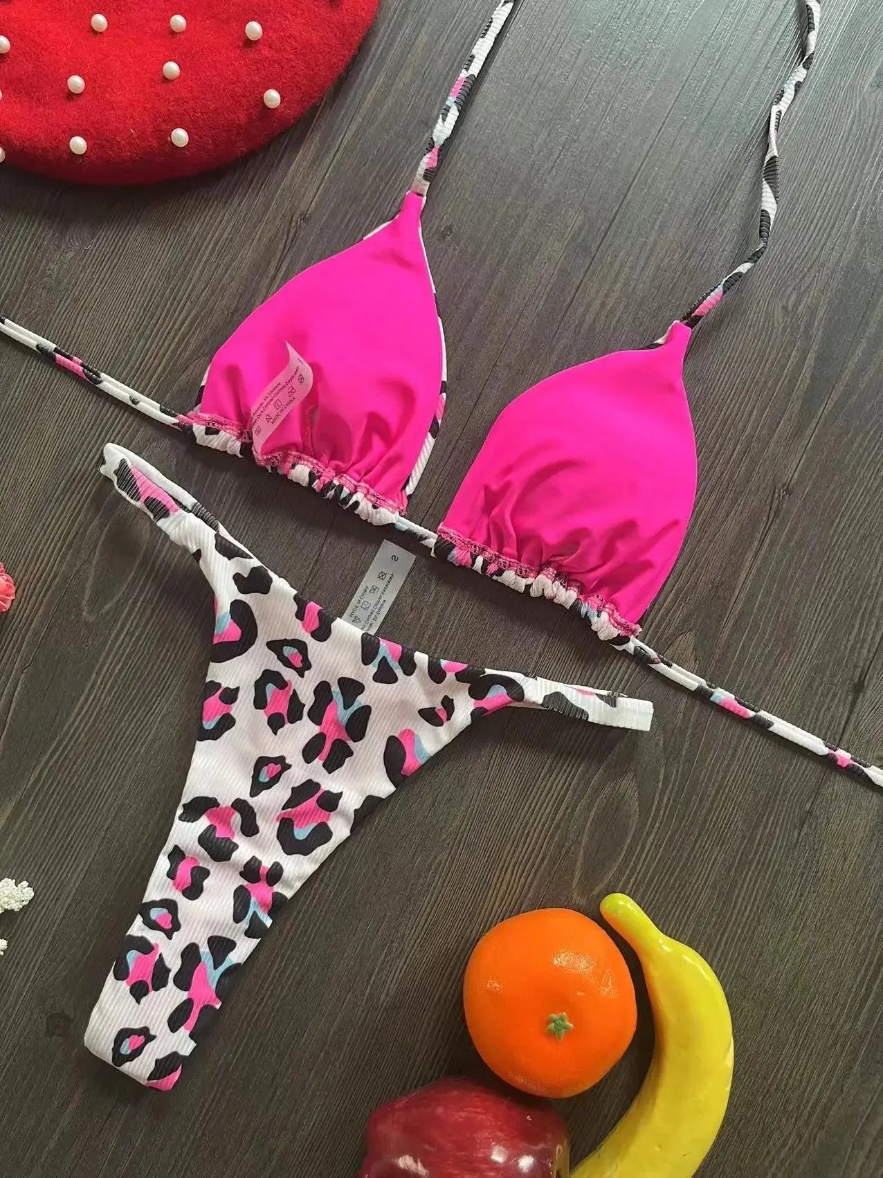 Women's cotton-lined bikini swimsuit in quick-drying nylon fabric available in three colours