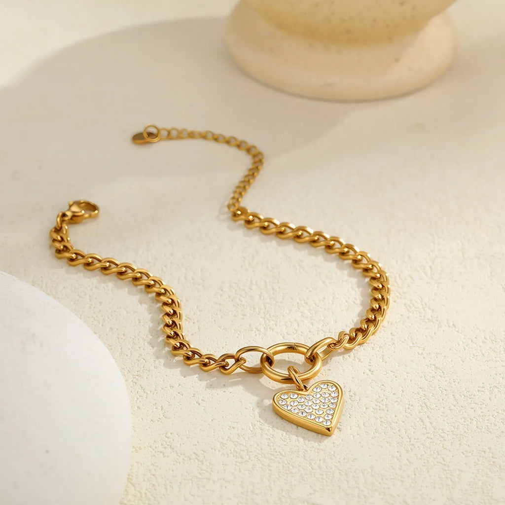 Women's heart shape baroque pearl bracelet with diamond detail in stainless steel 18K electroplated finish