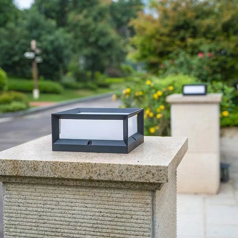 Aluminium solar-powered column light for outdoor wall or door mounting