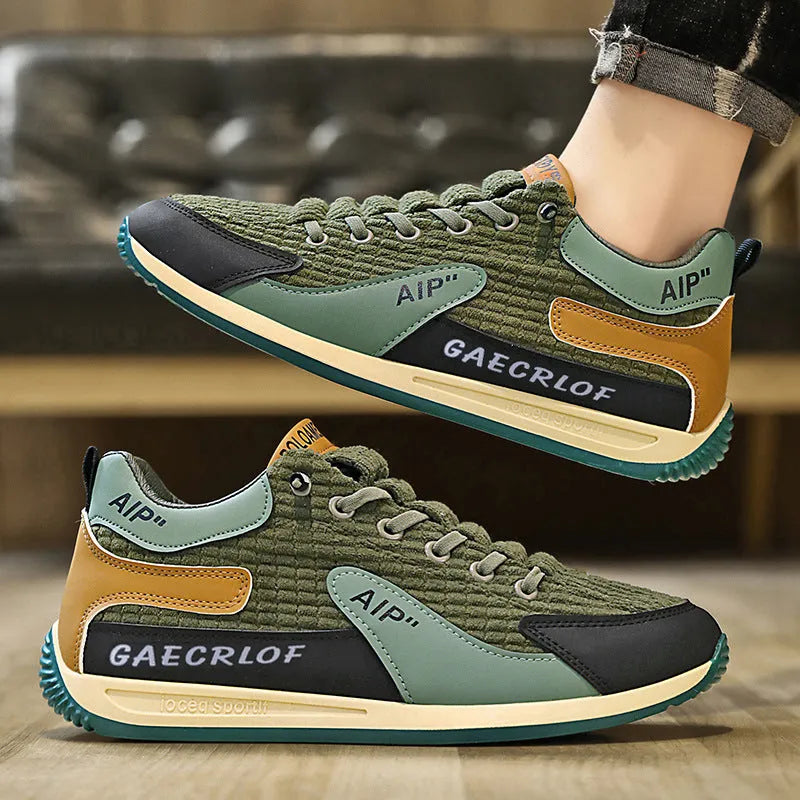 Men's green and grey mesh running shoes with viscose sole and lace-up closure