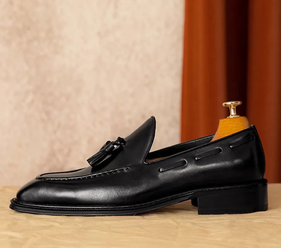 Men's black genuine leather loafers with fringed design and rubber soles