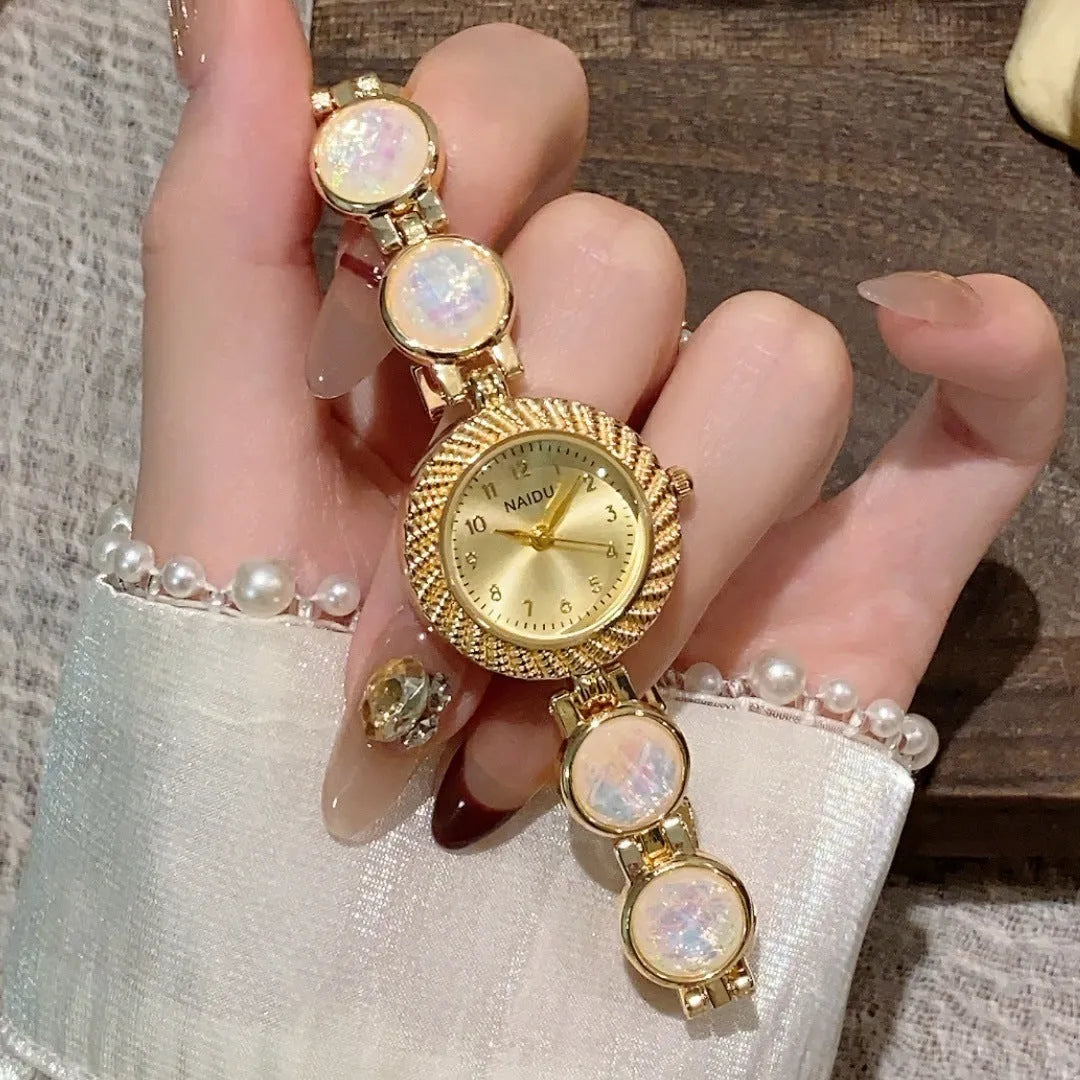 Women's quartz watch with 25mm round dial in six colour options with zinc alloy case