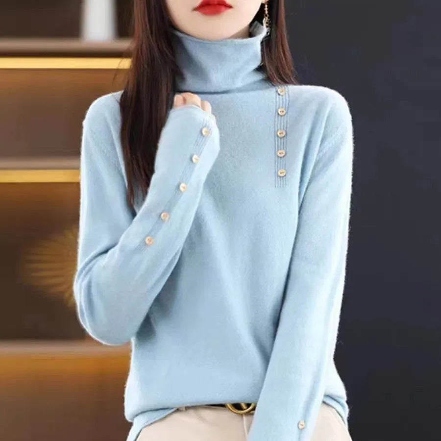 Short length slim fit knit bottoming shirt in core-spun yarn fabric showing 3D pattern details