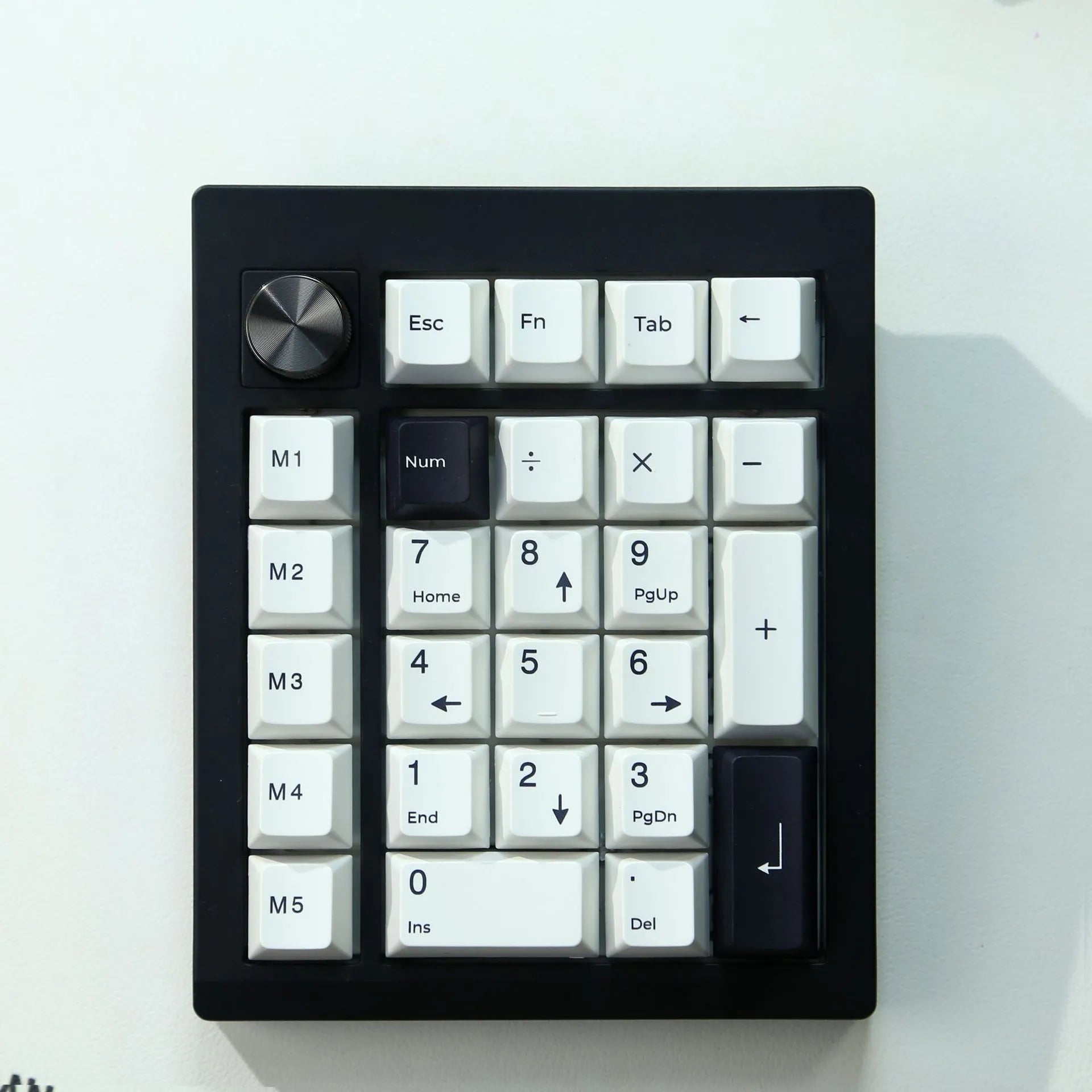 Wireless mechanical numeric keyboard in black or white colour with Bluetooth and 2.4GHz wireless connectivity