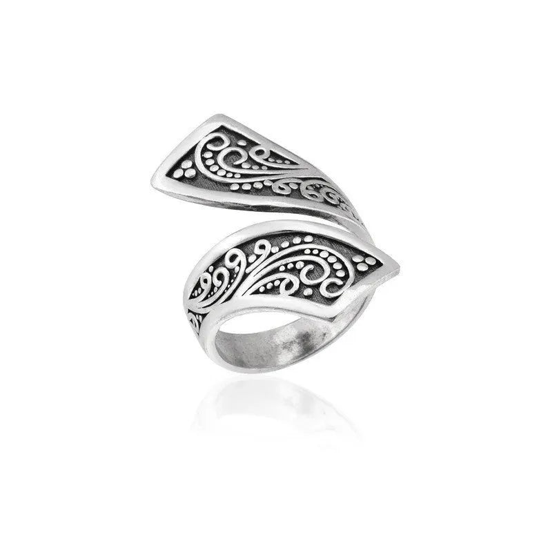 Silver colour retro minimalist women's ring with adjustable opening mechanism