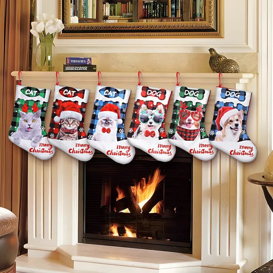 Printed cloth Christmas banner with plaid puppy and cat patterns measuring 26x36cm