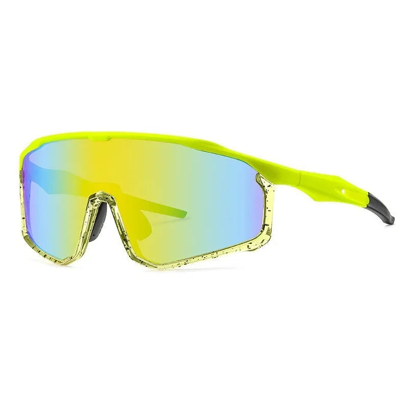 Mountaineering goggles with colourful lenses and full frame design for climbing and hiking