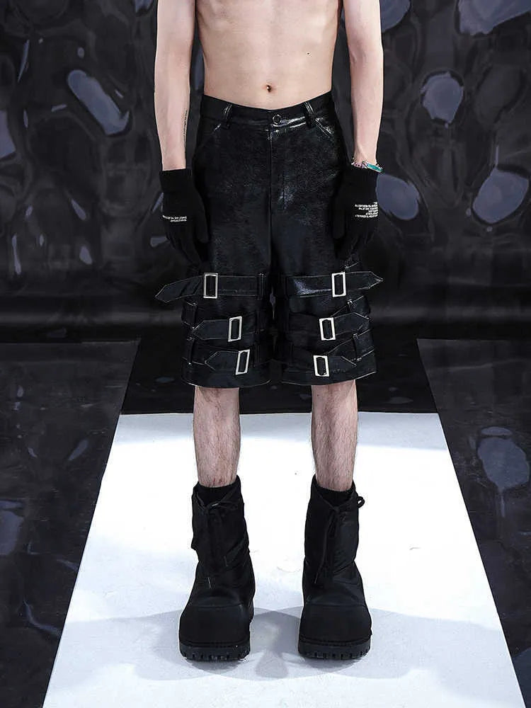 Men's black PU leather ring casual cropped shorts made from polycarbaminate fibre spandex.