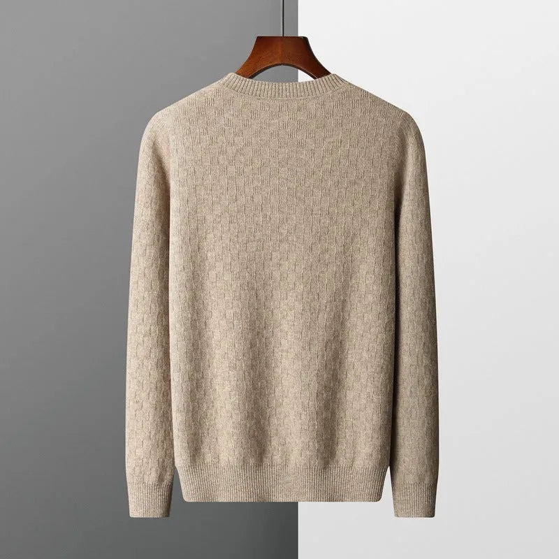 Men's cashmere blend thickened knitted sweater in solid colour with round neck and long sleeves, front view