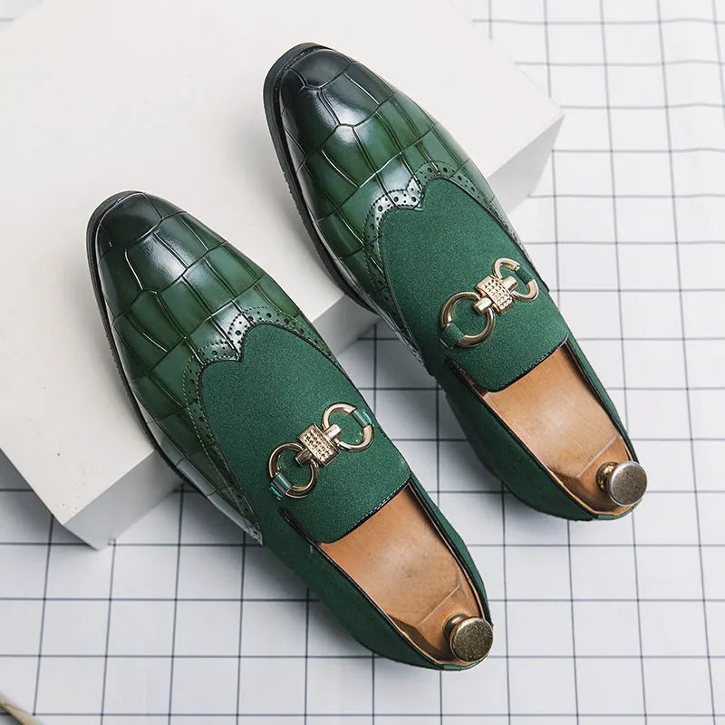 Men's Korean style business casual shoes with artificial PU leather upper and rubber sole in black and green colours