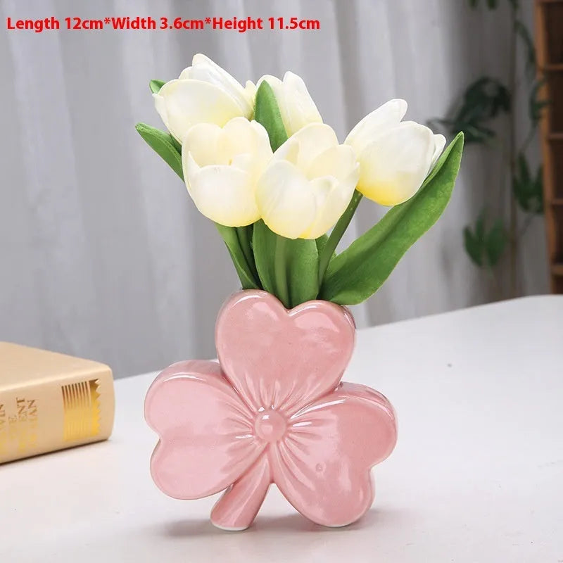 White porcelain clover ceramic vase with European style design for desktop decoration
