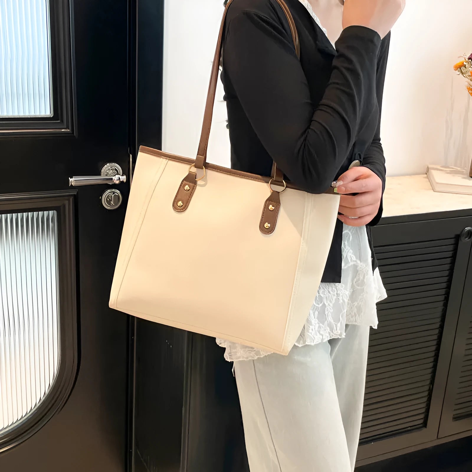 Korean style square shoulder bag in PU leather with crossbody strap and sandwich pockets