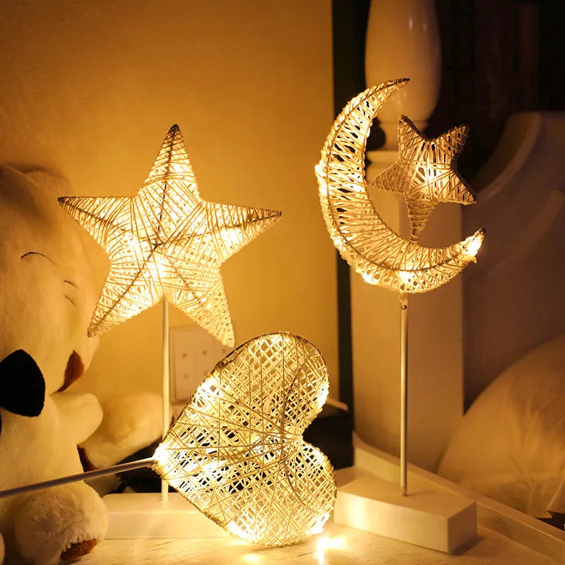 Rattan star-shaped LED lamp with copper wire frame measuring 23x40cm