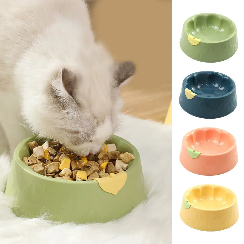 Green plastic anti-tipping pet bowl for cat or dog food and water