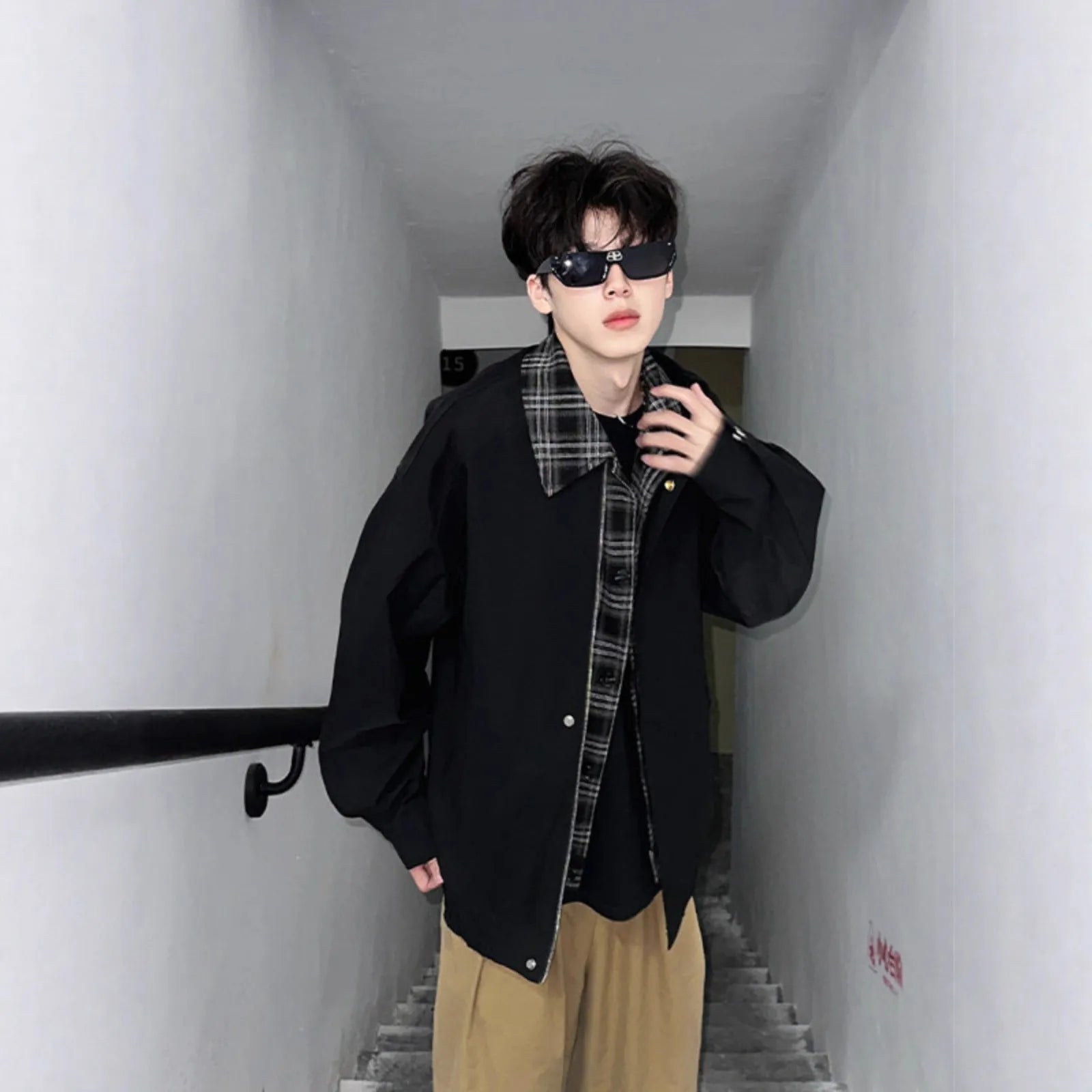 Men's spring-autumn fake two-piece jacket in black, loose fit, with side pockets and long sleeves