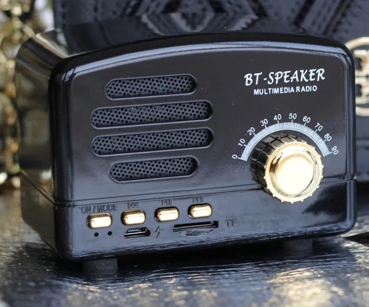 Vintage wood bluetooth speaker in wood grain finish showing compact 93x70x59mm dimensions