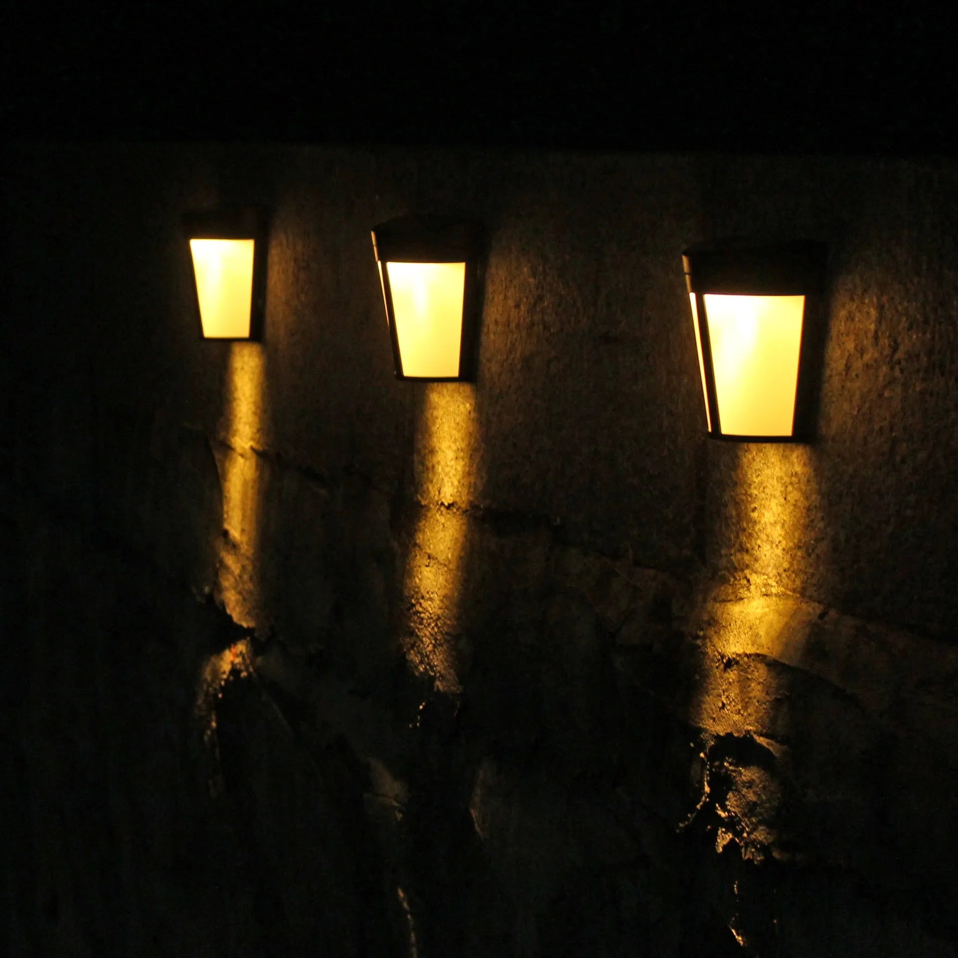 Solar-powered outdoor wall lamp with automatic sensor and waterproof IP65 rating