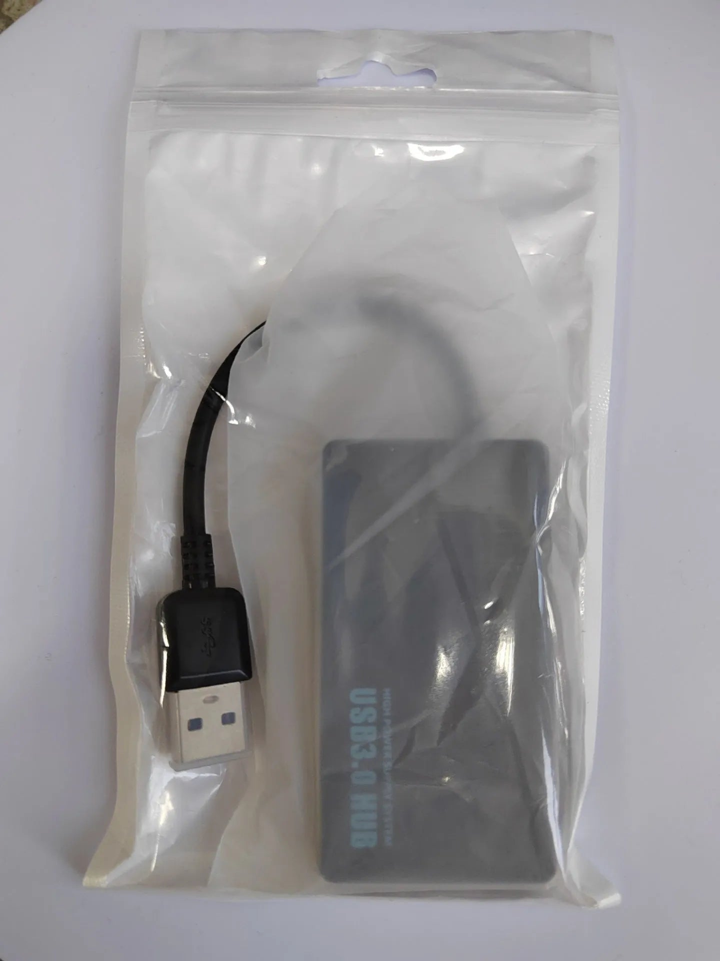 Multi-computer USB extender with USB and Type-C interfaces showing 20cm cable and converter unit