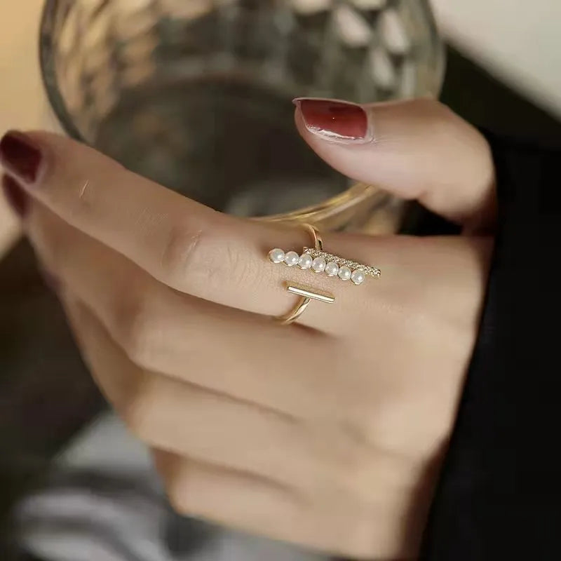 Gold geometric copper ring for women, high-grade light luxury design