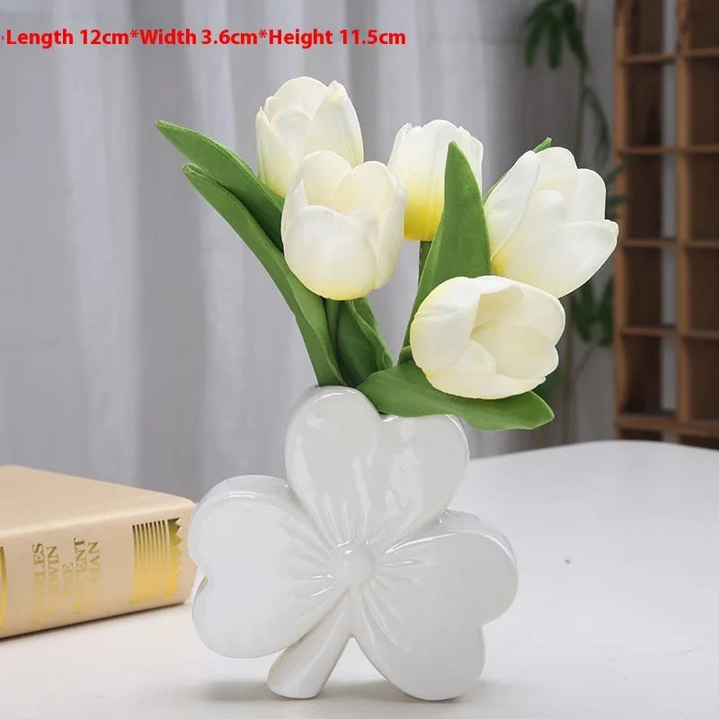 White porcelain clover ceramic vase with European style design for desktop decoration