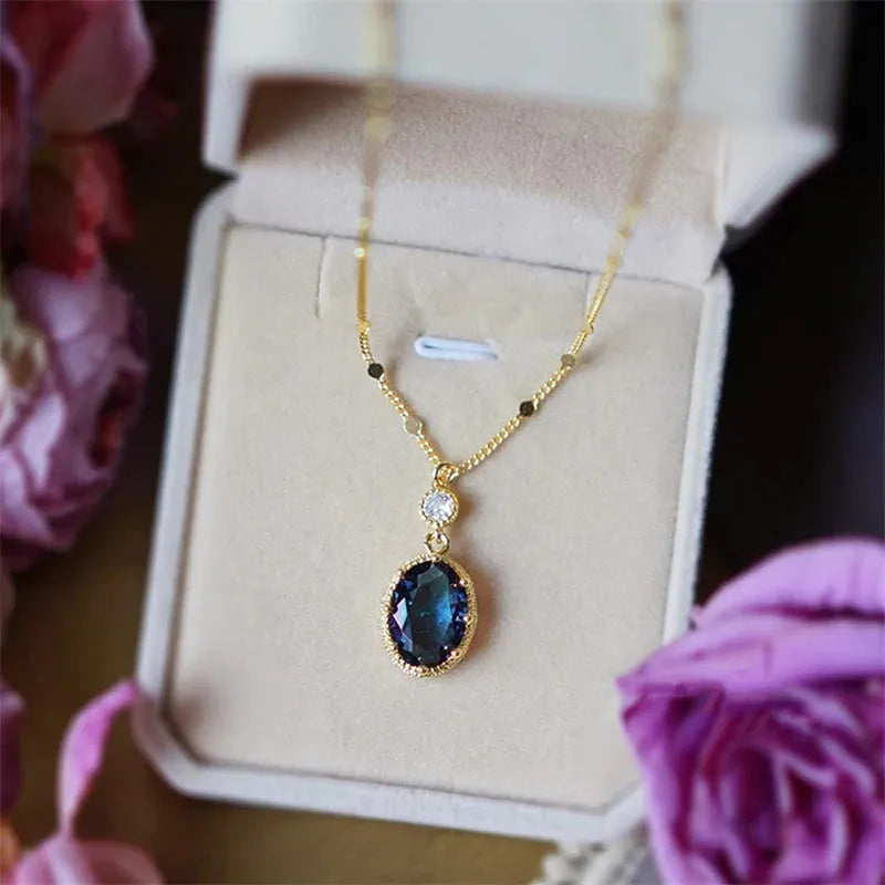 Gold electroplated French retro copper necklace with geometric pendant design and 40cm chain