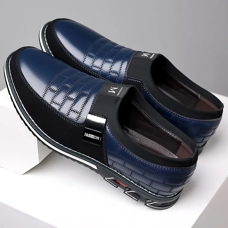 Slip-on men's plus size casual leather shoes in black with round toe and rubber sole