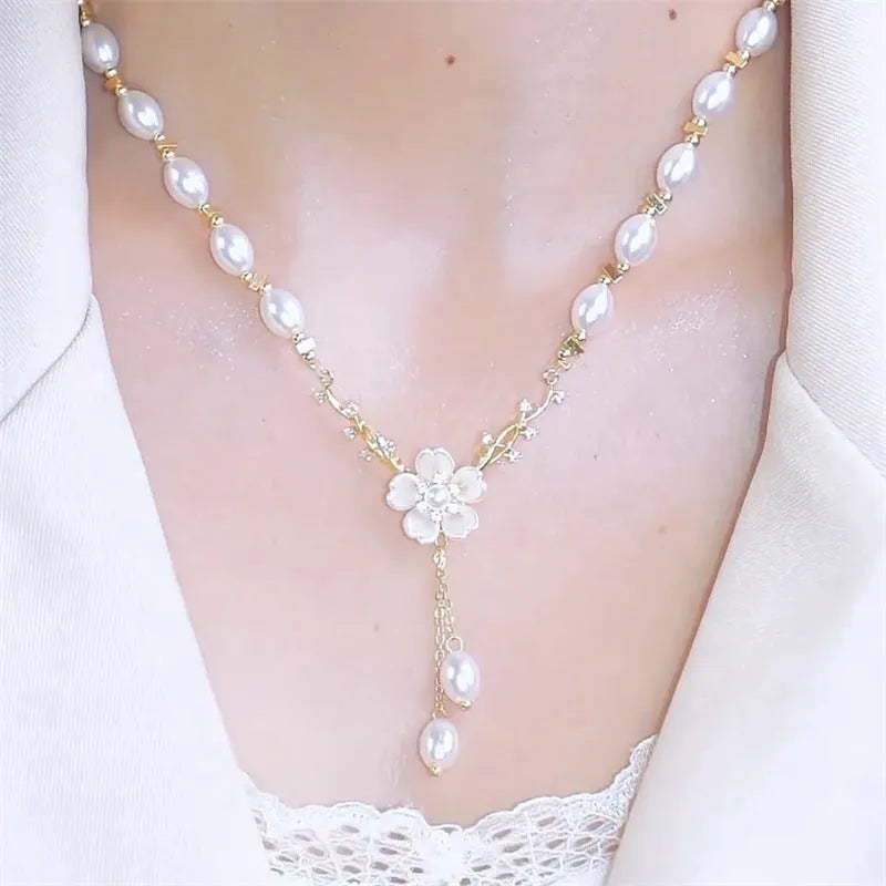 Women's alloy pearl chain necklace with rose and floral design elements in pearl flower colour