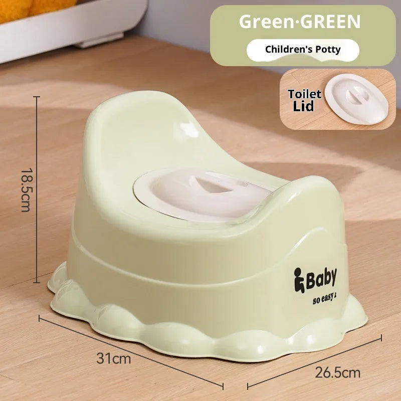 Children's small portable thickened toilet in green with lid, made of PP plastic, front view