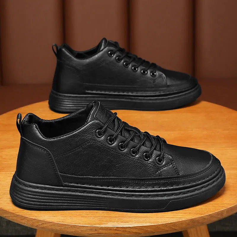 Men's mid-cut casual shoes in solid colour with synthetic PU upper, front laces, rubber sole, breathable mesh lining, waterproof and non-slip