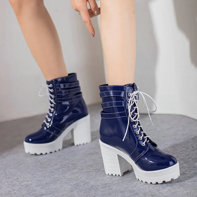 Women's black thick heel ankle boots with front lace-up and round toe
