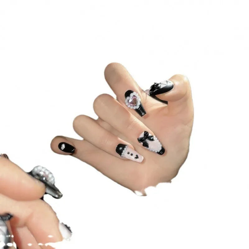 Black and pink peach heart hand-painted handmade manicure nails with cat's eye style