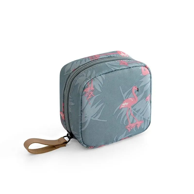Cloth cube makeup storage bag with plain design in blue, pink, white, and white pink colour options