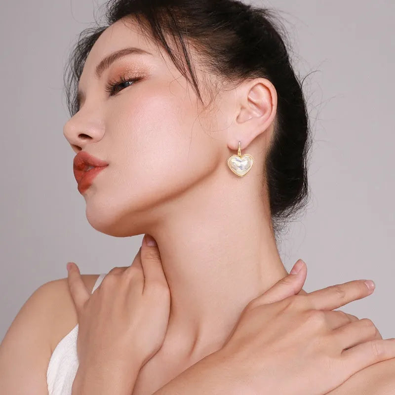 Women's gold-coloured alloy summer ear clips with clip-on backing