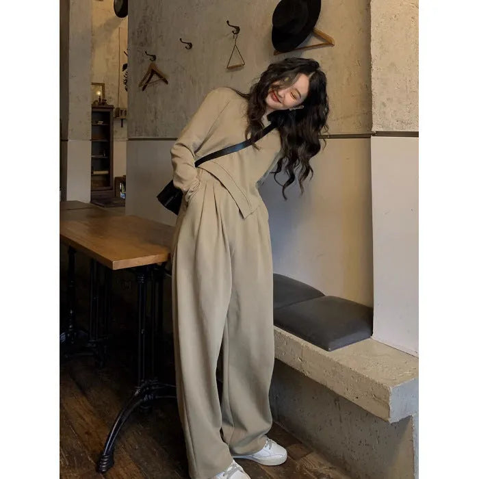 Women's loose fit brown casual sports suit set with long sleeve top and trousers