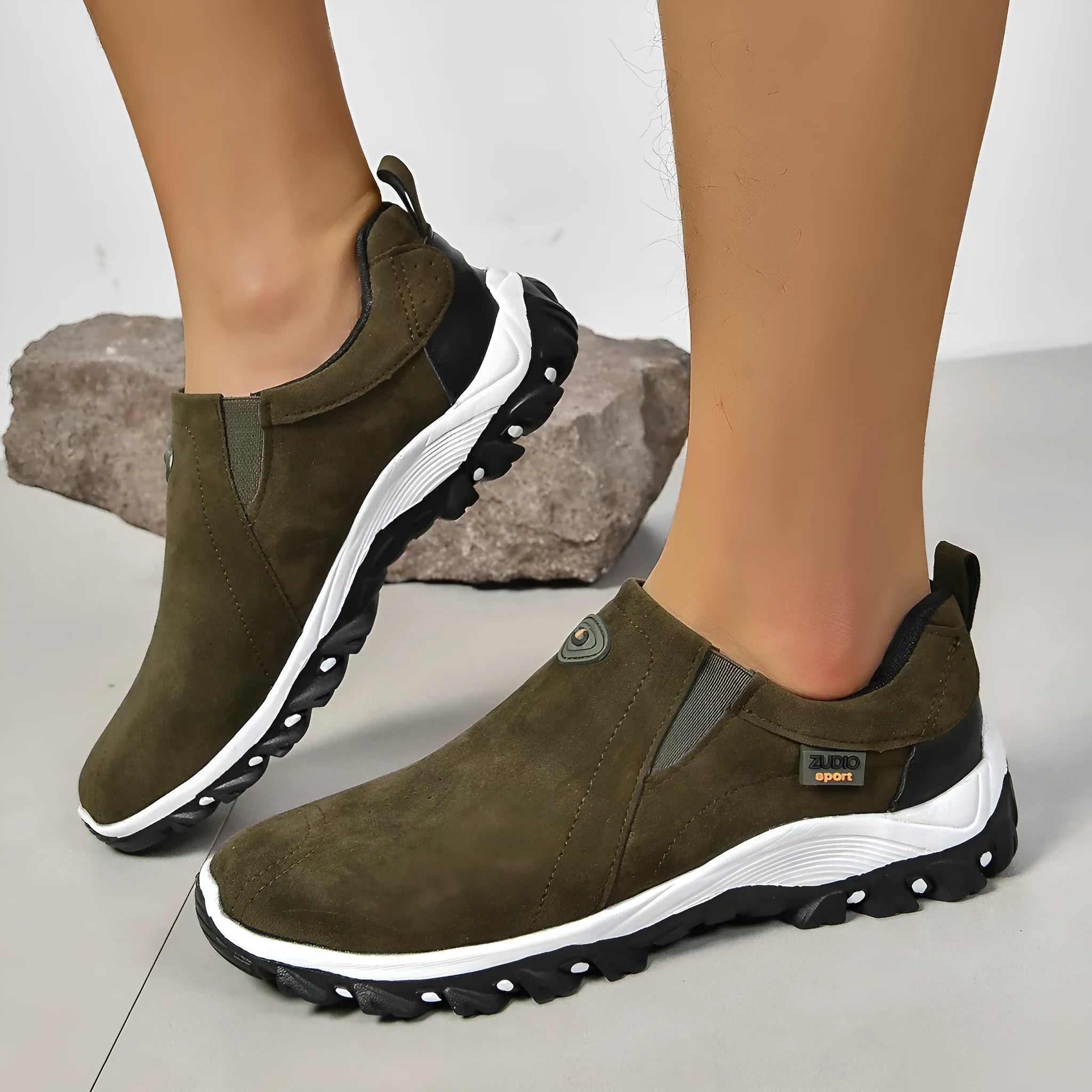 Men's round head thin shoes in slip-on oversleeve design available in multiple colours