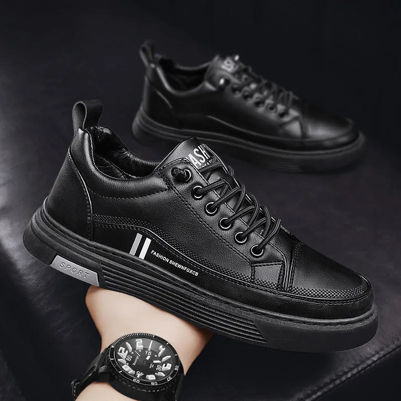 Men's white low-top skate shoes with microfibre upper, round toe, flat rubber sole and elastic band