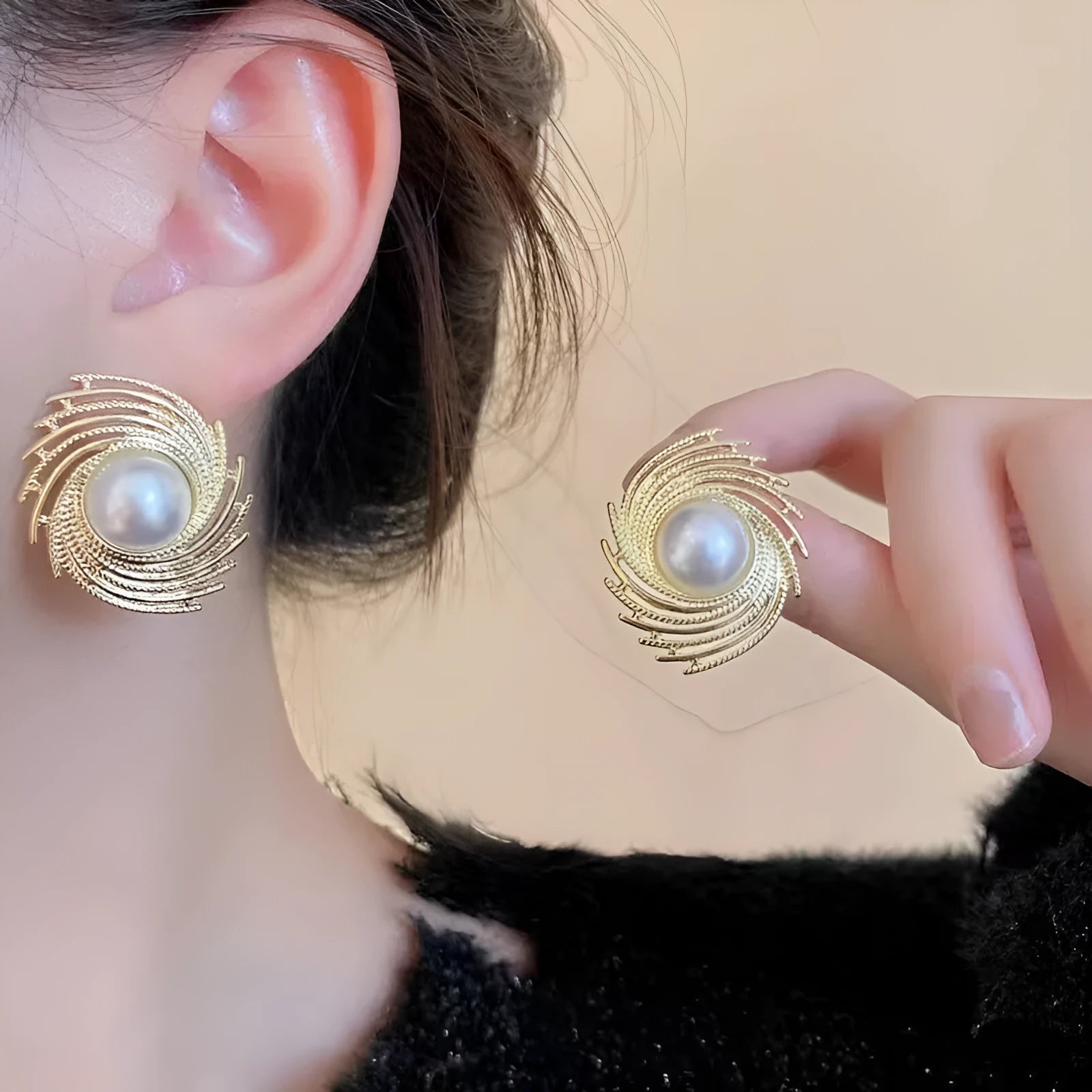 Electroplated alloy earrings with flower shape and pearl-style finish