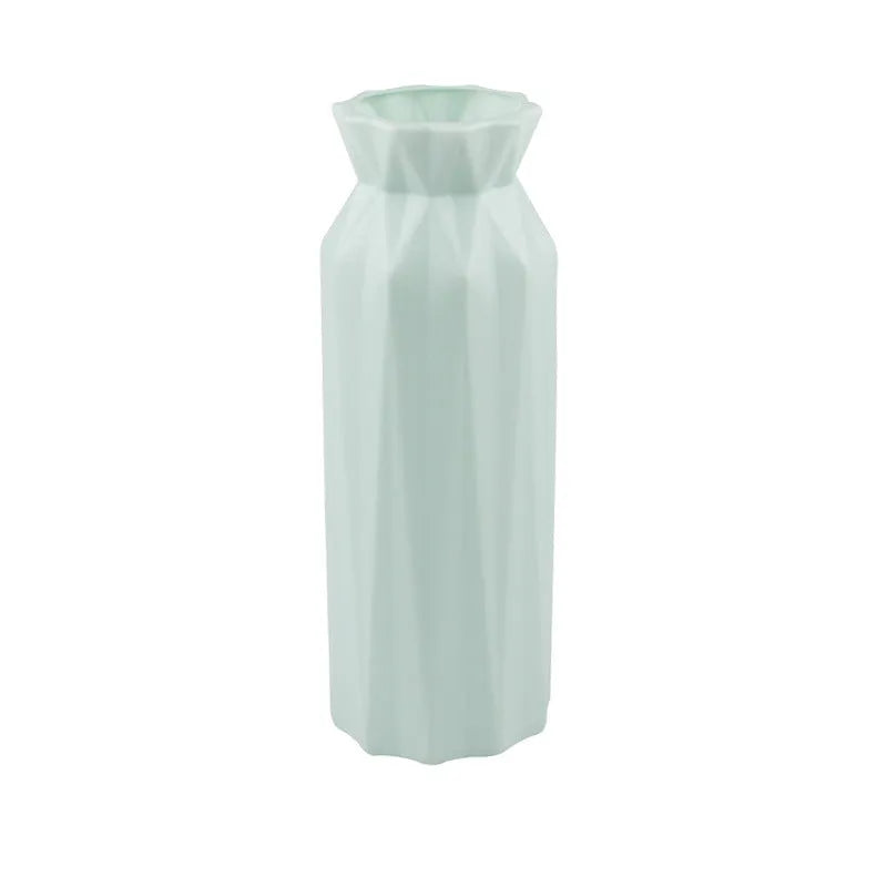 Drop-resistant melamine vase in green, grey, pink or white with 7.2cm base diameter