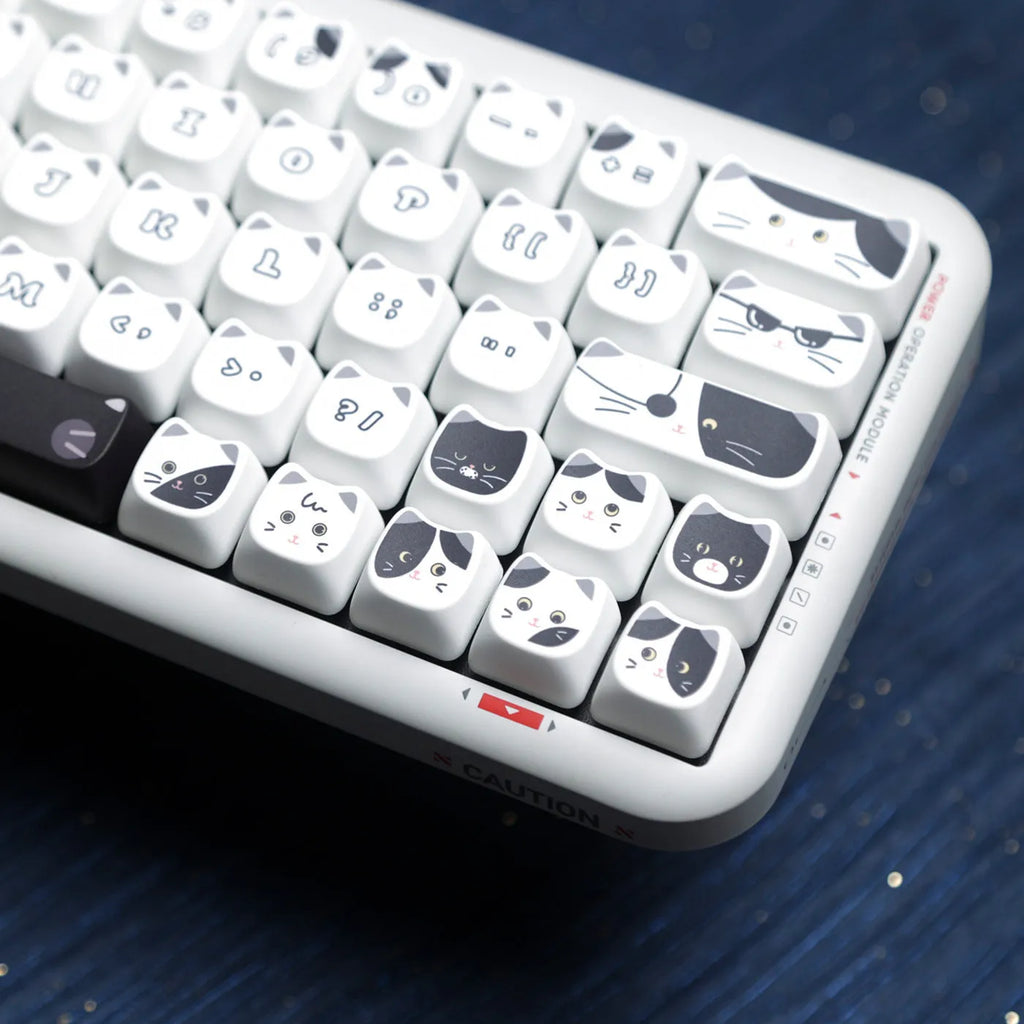 Full set of black and white kitten sublimation keycaps on a mechanical keyboard, PBT material, MAO profile