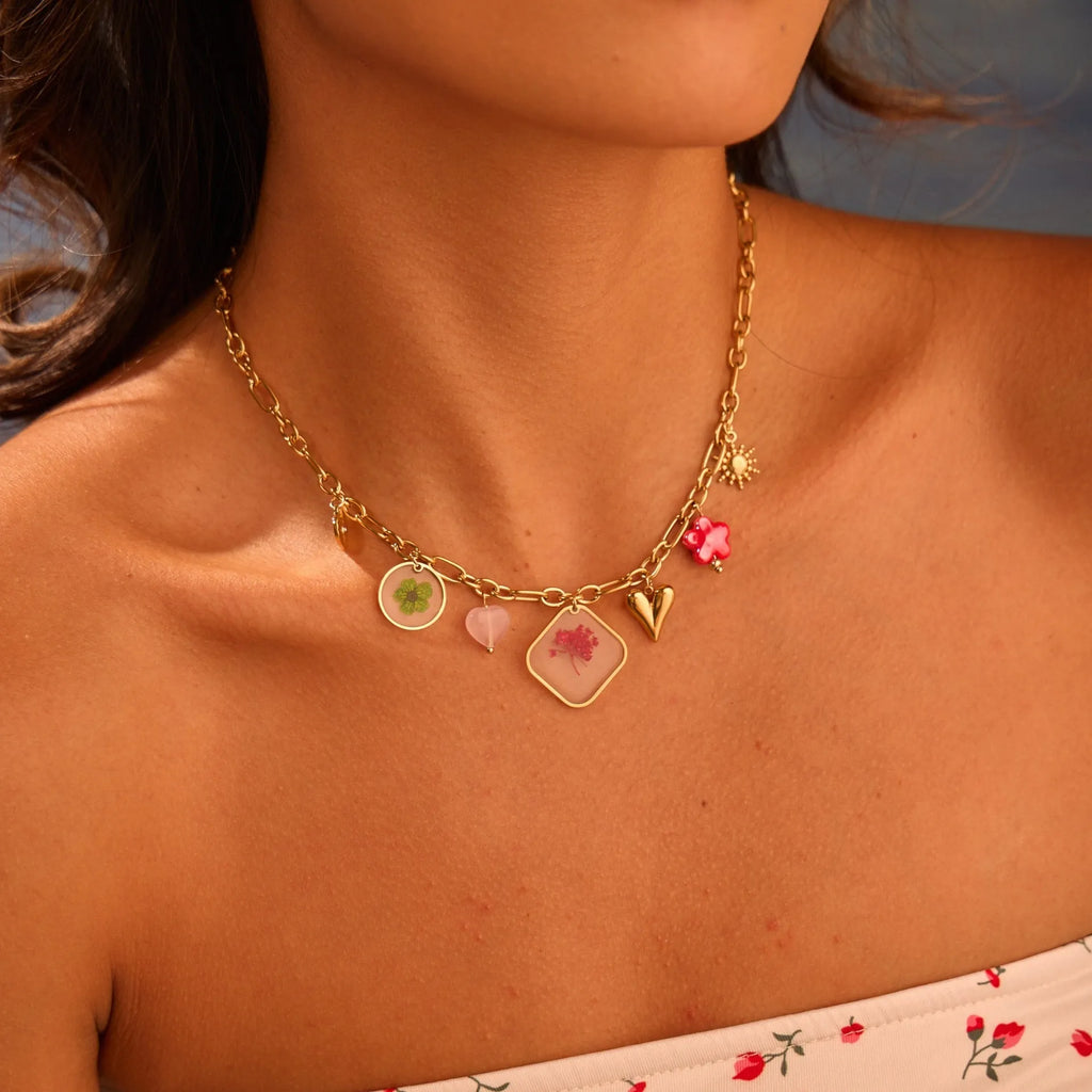 Women's stainless steel 18K gold plated epoxy flower pendant necklace with geometric shape and regular chain