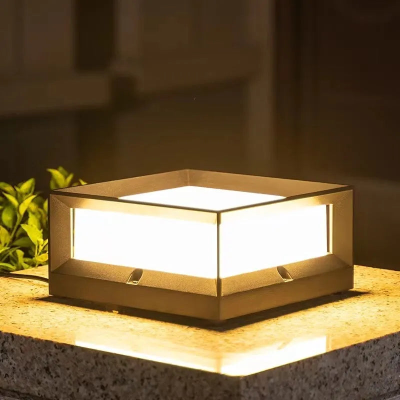 Aluminium solar-powered column light for outdoor wall or door mounting