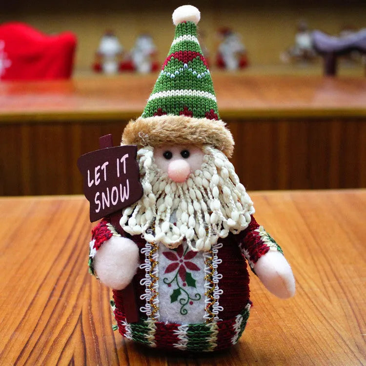 Red, green and white flannel snowman Christmas wall hanging decoration measuring 18x13cm