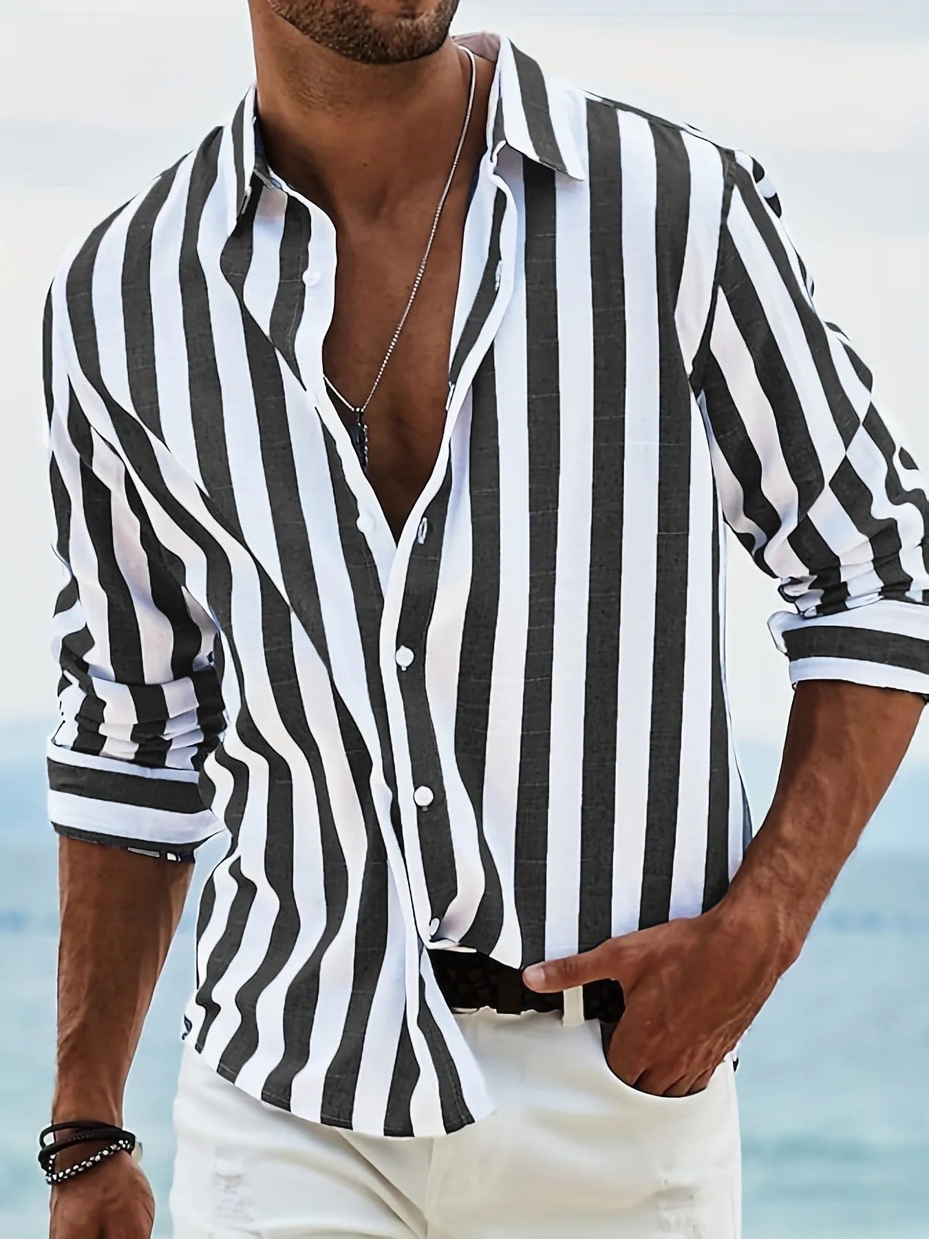 Men's striped casual shirt in loose fit with long sleeves and cardigan style