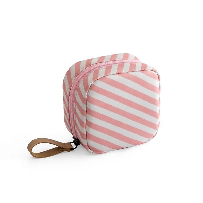 Cloth cube makeup storage bag with plain design in blue, pink, white, and white pink colour options